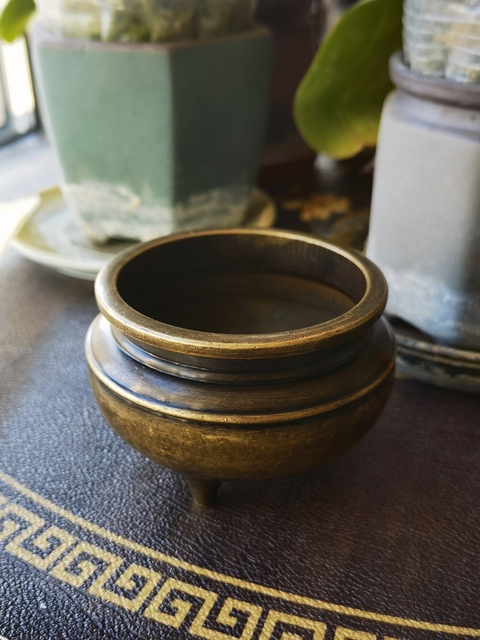 古玩銅器銅爐拍賣，當(dāng)前價(jià)格700元