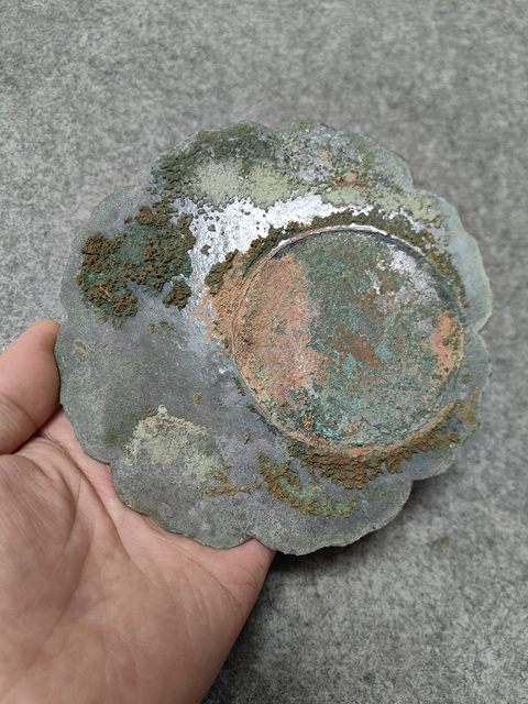 古玩銅器宋代·銅葵花鏡 真品鑒賞圖