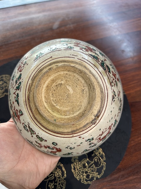古玩陶瓷明晚期 漳州窯紅綠彩花卉紋碗拍賣,當前價格1500元