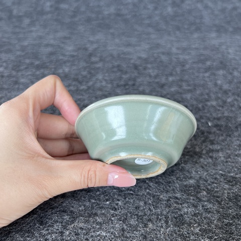 古玩陶瓷宋·龍泉青瓷直沿洗拍賣,當前價格30000元