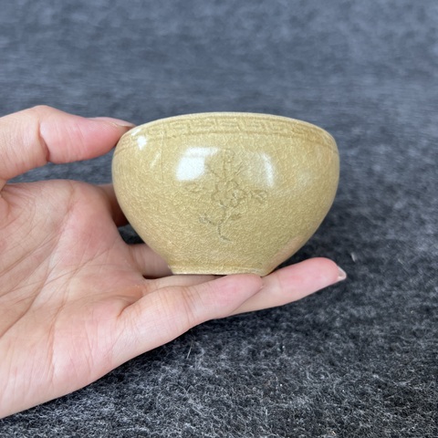 古玩陶瓷宋·高麗青瓷刻花盞拍賣，當前價格20000元
