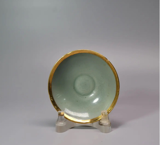 古玩陶瓷北宋·河濱遺范款龍泉青瓷茶碗鑲金邊拍賣,當前價格50000元