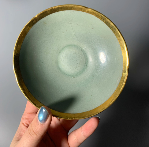 古玩陶瓷北宋·河濱遺范款龍泉青瓷茶碗鑲金邊拍賣,當前價格50000元
