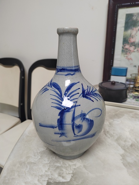 古玩陶瓷青花瓶拍賣,當(dāng)前價格200元