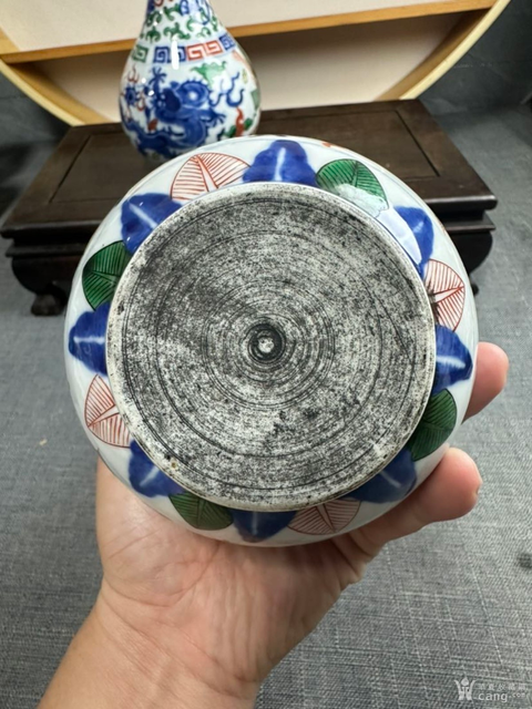 古玩陶瓷青花五彩龍紋蒜頭瓶真品鑒賞圖