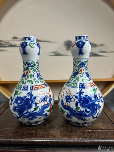 古玩陶瓷青花五彩龍紋蒜頭瓶真品鑒賞圖