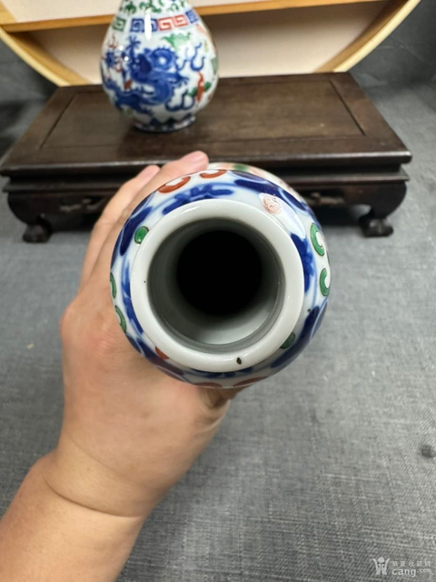 古玩陶瓷青花五彩龍紋蒜頭瓶真品鑒賞圖