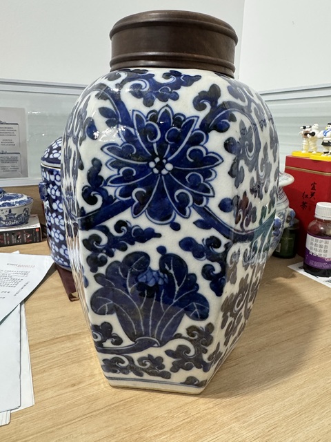 古玩陶瓷青花罐真品鑒賞圖