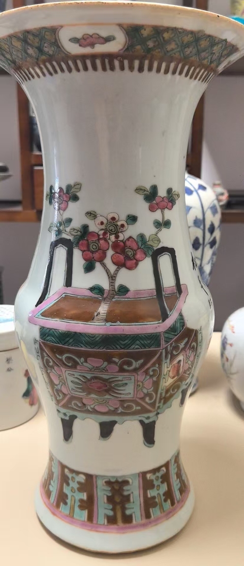 古玩陶瓷清晚期 粉彩博古紋花觚真品鑒賞圖