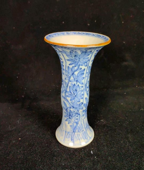 古玩陶瓷康熙青花鐵線描花觚拍賣,當前價格3300元
