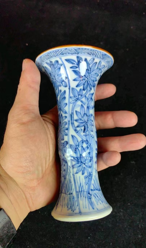 古玩陶瓷康熙青花鐵線描花觚拍賣,當前價格3300元