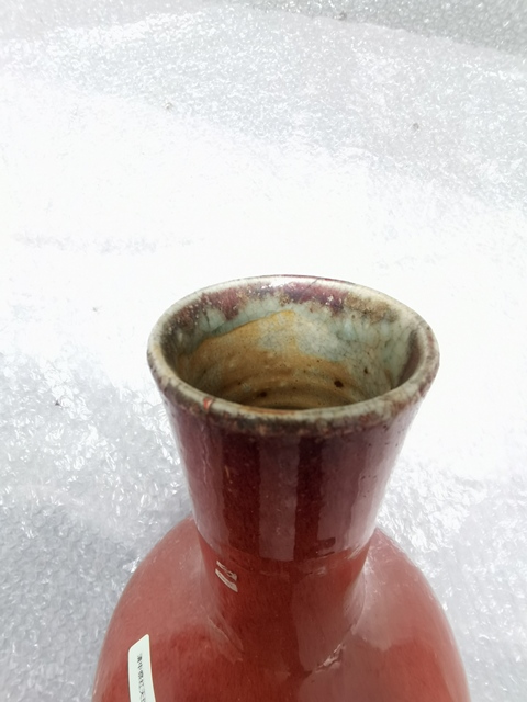 古玩陶瓷紅釉瓶真品鑒賞圖