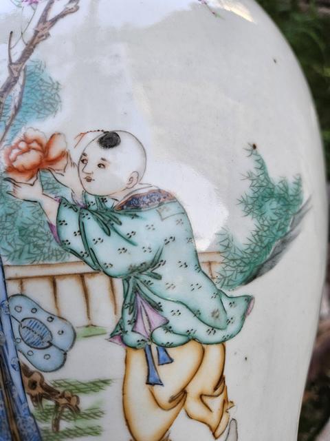 古玩陶瓷粉彩人物故事觀音瓶真品鑒賞圖