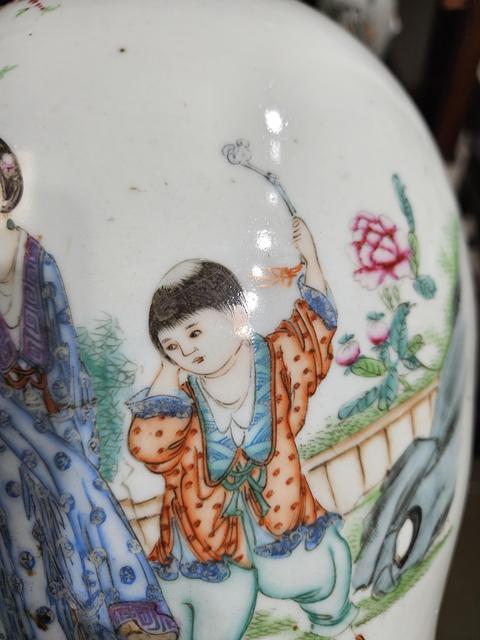 古玩陶瓷粉彩人物故事觀音瓶真品鑒賞圖