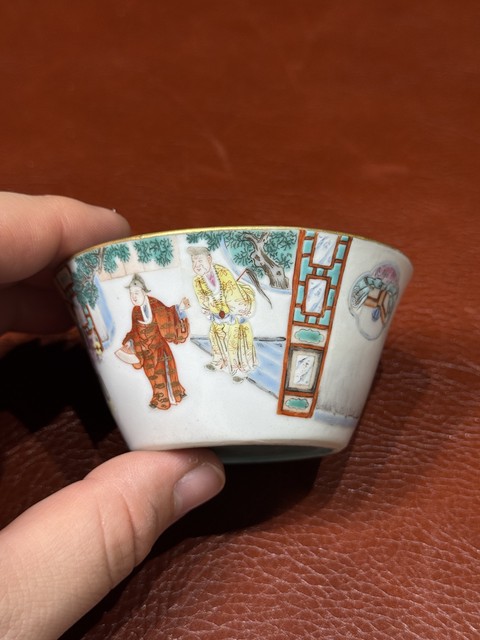 古玩陶瓷清中期 粉彩人物紋馬蹄杯真品鑒賞圖