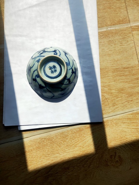 古玩陶瓷過墻龍紋青花盤真品鑒賞圖