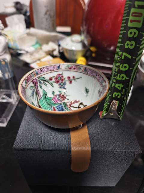 古玩陶瓷雍正紫金釉粉彩杯拍賣，當(dāng)前價格1元