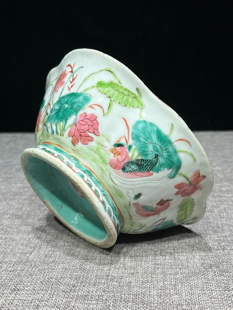 古玩陶瓷清·同治蓮池游禽滿池嬌粉彩碗拍賣，當前價格1680元