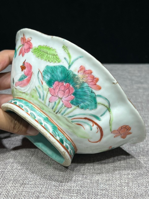 古玩陶瓷清·同治蓮池游禽滿池嬌粉彩碗拍賣，當前價格1680元