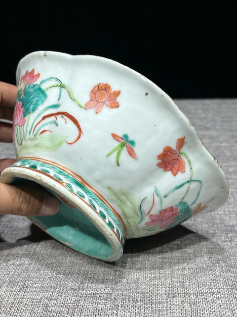 古玩陶瓷清·同治蓮池游禽滿池嬌粉彩碗拍賣，當前價格1680元