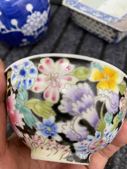 古玩陶瓷民國百花茶碗真品鑒賞圖