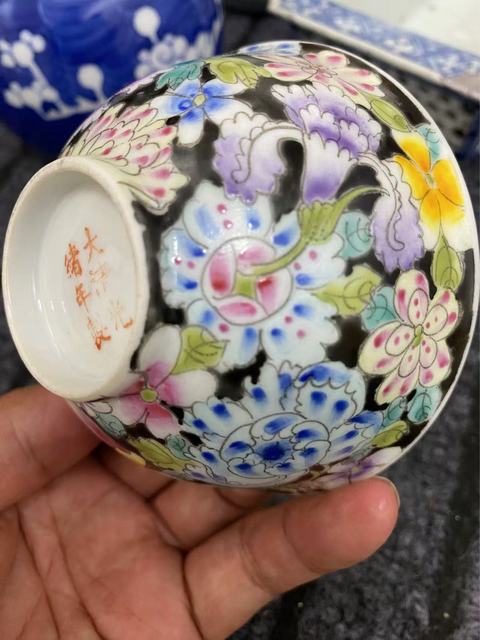 古玩陶瓷民國百花茶碗真品鑒賞圖