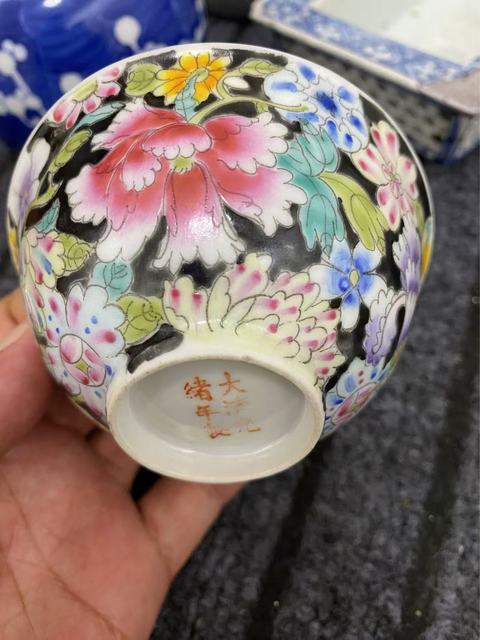 古玩陶瓷民國百花茶碗真品鑒賞圖