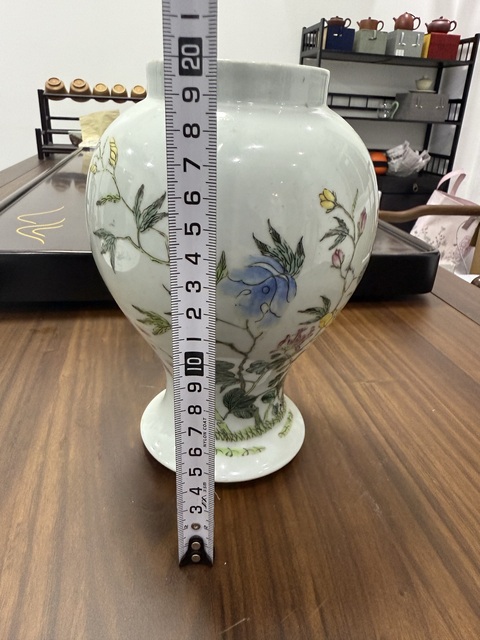 古玩陶瓷花蝶紋廣彩將軍罐拍賣，當(dāng)前價(jià)格3680元