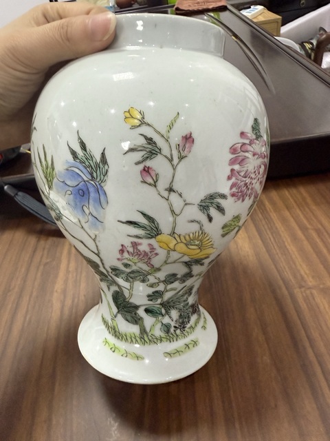 古玩陶瓷花蝶紋廣彩將軍罐拍賣，當(dāng)前價(jià)格3680元