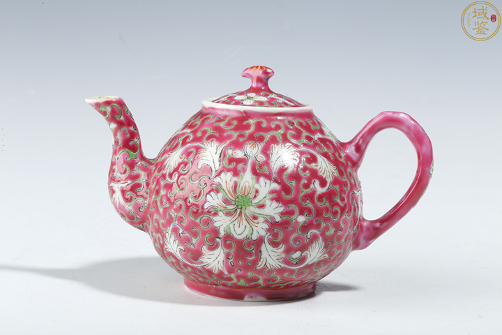 古玩陶瓷胭脂紅地粉彩花卉紋執壺拍賣，當前價格1800元