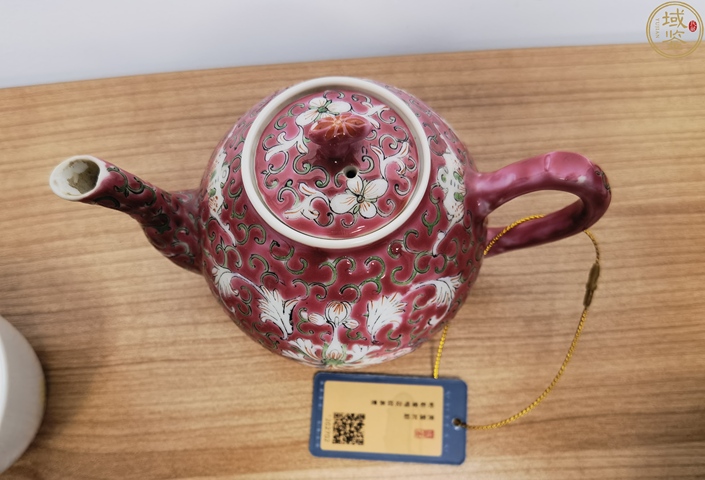古玩陶瓷胭脂紅地粉彩花卉紋執壺拍賣，當前價格1800元
