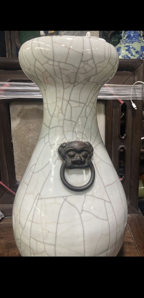 古玩陶瓷哥釉獅耳瓶真品鑒賞圖