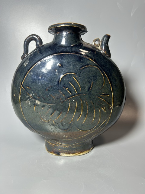 古玩陶瓷清代·黑釉印蕉葉紋壺拍賣，當前價格3000元