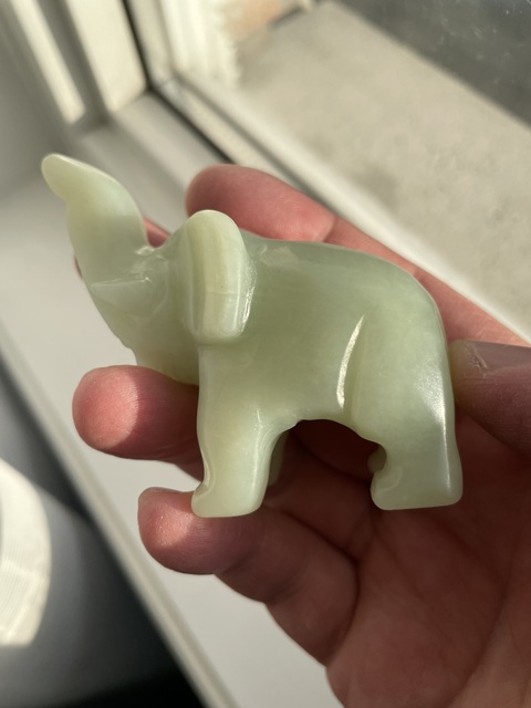 古玩玉器岫玉雕“大象”擺件真品鑒賞圖
