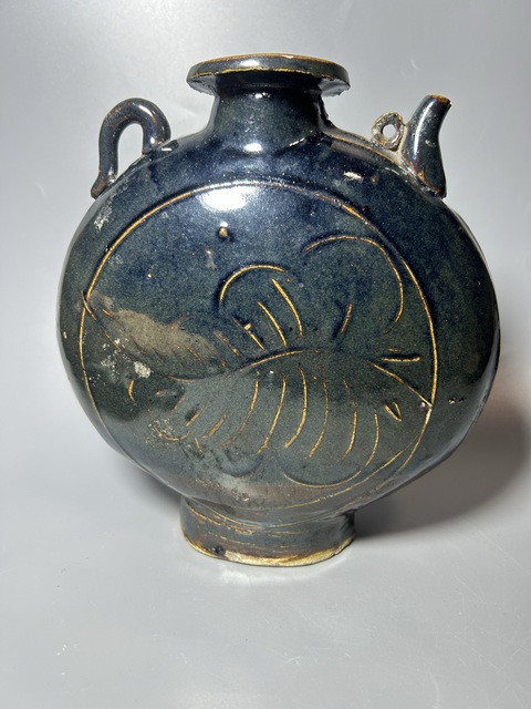 古玩陶瓷清代·黑釉印蕉葉紋壺拍賣，當前價格3000元