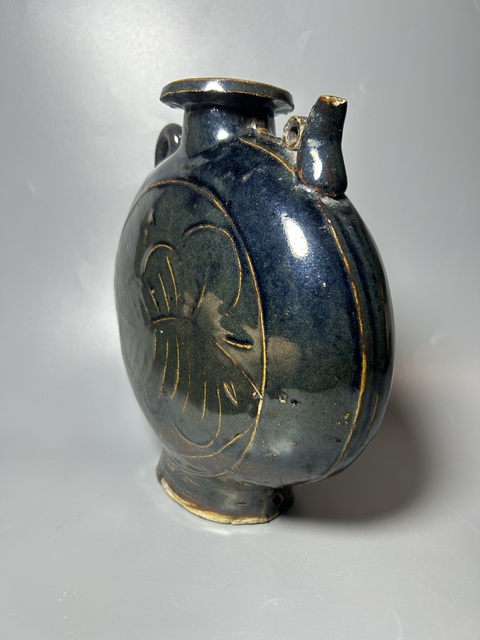 古玩陶瓷清代·黑釉印蕉葉紋壺拍賣，當前價格3000元