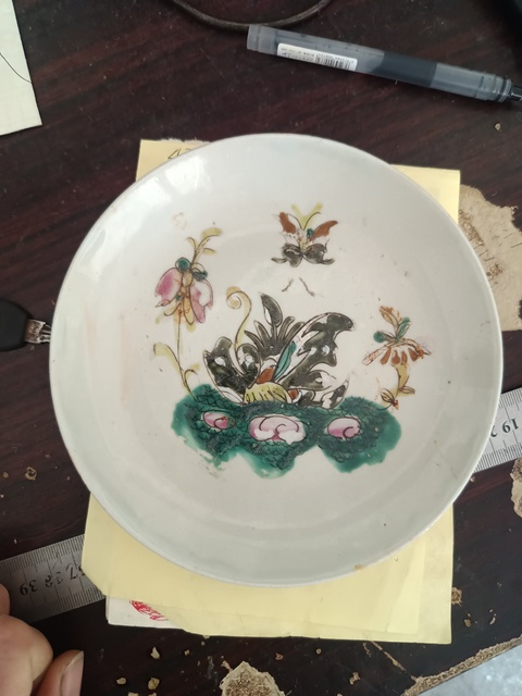 古玩陶瓷民國?粉彩蝶戀花盤拍賣，當前價格36元