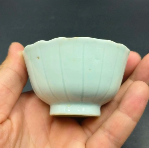 古玩陶瓷清中晚期白釉花口杯拍賣,當前價格950元