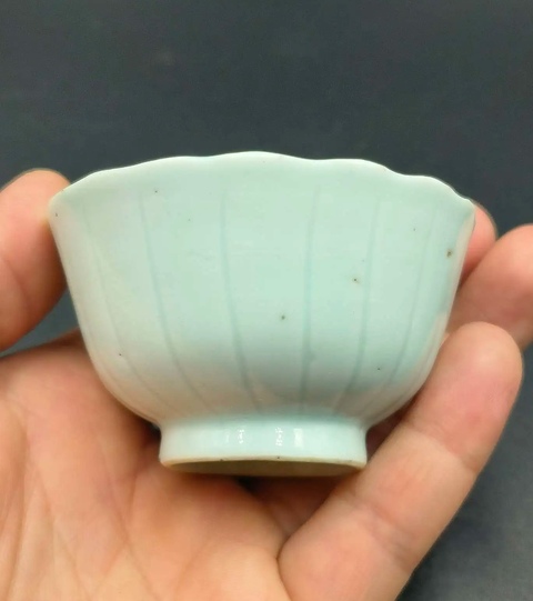 古玩陶瓷清中晚期白釉花口杯拍賣,當前價格950元