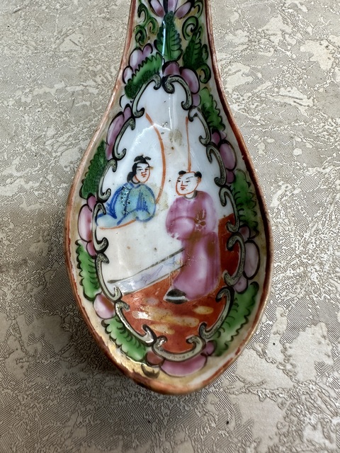 古玩陶瓷清晚期廣彩人物勺子拍賣，當前價格130元