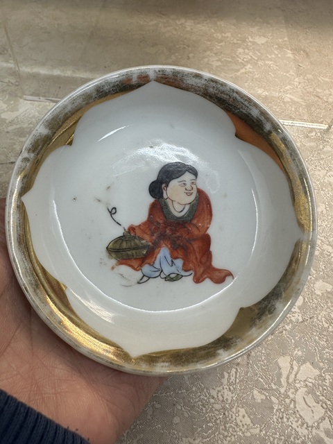 古玩陶瓷民國粉彩人物碟拍賣,當(dāng)前價(jià)格120元