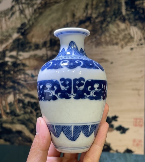 古玩陶瓷龍紋青花撇口瓶真品鑒賞圖