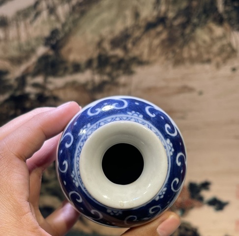 古玩陶瓷龍紋青花撇口瓶真品鑒賞圖