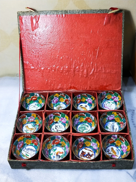古玩陶瓷粉彩描金十二生肖圖紋杯拍賣，當前價格466元