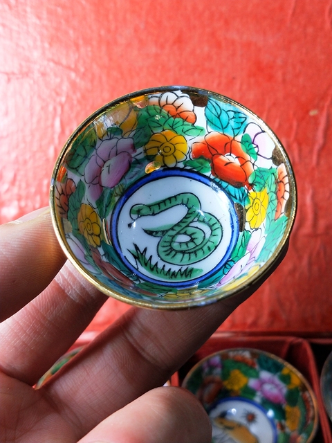 古玩陶瓷粉彩描金十二生肖圖紋杯拍賣，當前價格466元