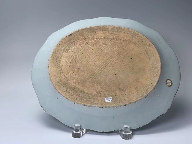 中国美術 古玩 青華染付 花卉紋樣皿 大清乾隆年製 清乾隆青花花卉紋梅瓶一對《大清乾隆年製》款| Chinese Art