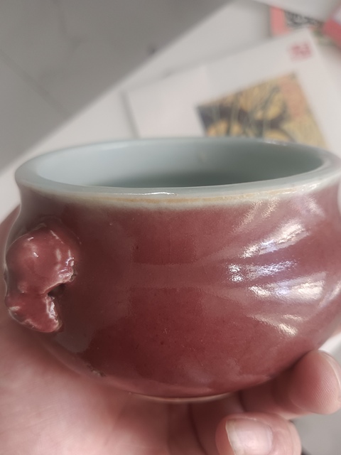 古玩陶瓷雙鋪首紅釉圈足香爐真品鑒賞圖