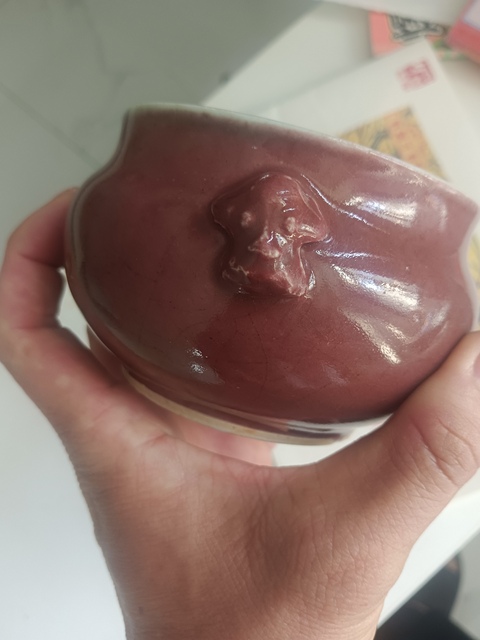 古玩陶瓷雙鋪首紅釉圈足香爐真品鑒賞圖