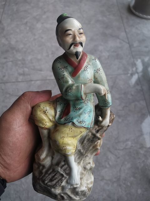古玩陶瓷粉彩人物瓷塑雕像真品鑒賞圖