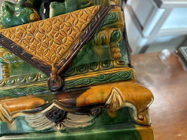 古玩陶瓷三彩獅子擺件真品鑒賞圖